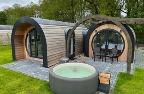 Caravanserei: Die Caravanserei macht Wellness mobil / Urlaubsresort nahe Berlin erweitert Spa-Angebot und bietet private Whirlpools f&uuml;r Camper und G&auml;ste des Tiny House-Hotels