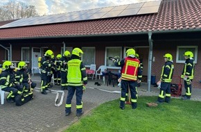 Feuerwehr Flotwedel: FW Flotwedel: Ortsfeuerwehren Wienhausen und Bockelskamp proben den Ernstfall im örtlichen Sportheim
