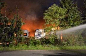 Polizeiinspektion Rotenburg: POL-ROW: ++ Hoher Sachschaden bei nächtlichen Bränden beim Autohändler ++
