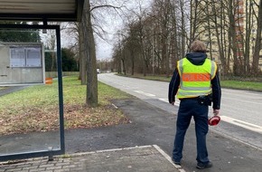 Polizeipr&auml;sidium Nordhessen: POL-KS: Verkehrskontrolle durch Revier Nord: Autofahrer beleidigt Polizisten; verbotenes Springmesser sichergestellt