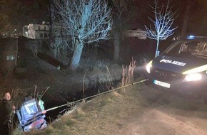 Polizeipräsidium Nordhessen - Kassel: POL-KS: Mann bei Sturz mit Krankenfahrstuhl verletzt: Rollstuhl mit Streifenwagen aus Wahlebach geborgen