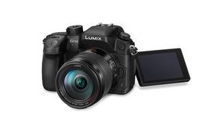 Panasonic Deutschland: LUMIX GH4: 4K-Luftaufnahmen zur Fußball-Weltmeisterschaft / Kooperation mit Produktionsfirma Flying Book ermöglicht UHD-Übertragungen per Oktokopter (FOTO)