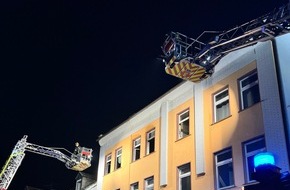 Feuerwehr Gelsenkirchen: FW-GE: Feuerwehreinsatz in Gelsenkirchen-Schalke - Zwei Menschen sterben bei Wohnungsbrand