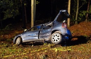 Feuerwehr Detmold: FW-DT: Verkehrsunfall mit drei verletzten Personen