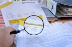 HUK-COBURG: Damit der Kunde weiß, was er abschließt / Die neue Privathaftpflicht-Versicherung der HUK-COBURG bietet neben transparenten Bedingungen ein deutlich erweitertes Leistungsspektrum (BILD)