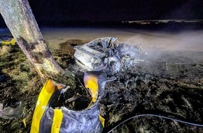 Freiwillige Feuerwehr Bedburg-Hau: FW-KLE: Verkehrsunfall mit drei Todesopfern in Bedburg-Hau