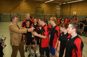 Landesfeuerwehrverband Schleswig-Holstein: FW-LFVSH: Jugendfeuerwehr Weede bleibt Landesmeister im Volleyball
