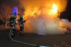 Freiwillige Feuerwehr Reichenau: FW Reichenau: Holzschuppen ein Raub der Flammen, Reichenau-Mittelzell, 09.01.2024