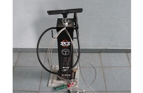 Kreispolizeibehörde Soest: POL-SO: Warstein - Wo fehlt eine Fahrradreparaturstation?