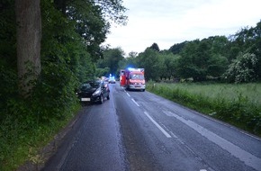 Kreispolizeibehörde Herford: POL-HF: Verkehrsunfall mit Personenschaden -
Weißer Mercedes auf falscher Fahrbahn unterwegs