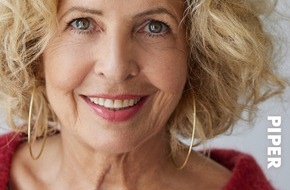 Mukoviszidose e.V.: Benefizlesung mit Michaela May aus ihrer Autobiographie „Hinter dem Lächeln“