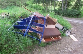Polizeiinspektion Hameln-Pyrmont/Holzminden: POL-HM: Abfall illegal entsorgt