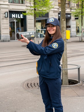 Graub&uuml;nden blitzt Fussg&auml;nger*innen in Z&uuml;rich &ndash;  Eine Aktion f&uuml;r mehr &laquo;patgific&raquo;