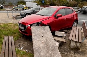 Polizeipräsidium Mittelhessen - Pressestelle Lahn - Dill: POL-LDK: Kupferdiebe erfolgreich - Zeugensuche + Bremspedal verwechselt - Unfall + Exhibitionist + Traktor-Lenksystem entwendet + und weitere