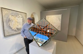 cross media caddys: Bekannter deutscher Maler Bernd Caspar Dietrich noch bis zum 11. April am Piazzale Loreto in der iKonica Art Gallery, Mailand / "Dancing with sand", Ausstellungsdauer: 30. M&auml;rz bis 11. April 2026