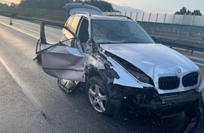 Polizei Bielefeld: POL-BI: Zeugen nach Unfall mit schwerverletzter Beifahrerin auf der A 2 gesucht