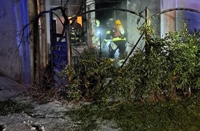 Feuerwehr München: FW-M: Wohnung nach Feuer unbewohnbar (Aubing)