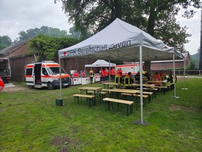 FW-ROW: Feuerwehreinsatz in Ostereistedt: Lagerhalle in Vollbrand