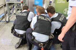 Bundespolizeidirektion Flughafen Frankfurt am Main: BPOLD FRA: Zugfahrt endet mit Widerstand und Festnahme