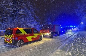 Feuerwehr Stuttgart: FW Stuttgart: Feuerwehr Stuttgart aufgrund von Schneefall im Einsatz