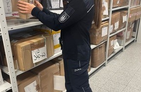 Hauptzollamt Schweinfurt: HZA-SW: Damit ihr Päckchen sicher durch den Zoll kommt - Das Hauptzollamt Schweinfurt gibt Hinweise fürs Weihnachtsshopping