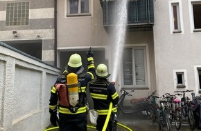 Feuerwehr München: FW-M: Hund stirbt nach Wohnungsbrand (Isarvorstadt)