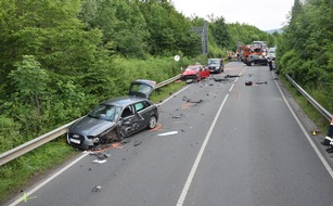 Kreispolizeibehörde Herford: POL-HF: Schwerverletzte nach Unfall- BMW überschlägt sich