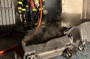 Feuerwehr München: FW-M: Mülltonnen brennen im Unterstand (Hasenbergl)