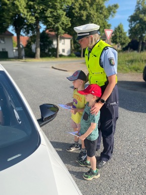 POL-BOR: Kinder verteilen Dank- und Denkzettel an Autofahrer