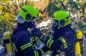 Feuerwehr Flotwedel: FW Flotwedel: 68 Einsatzkräfte bilden sich in Brandübungscontainer fort
