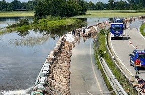 THW Landesverband Bayern: THW Bayern: Hochwasser: Lage in Regensburg bleibt angespannt.
