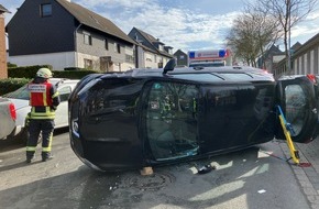 Feuerwehr Mülheim an der Ruhr: FW-MH: Zwei Verkehrsunfälle und ein Garagenbrand in Mülheim an der Ruhr