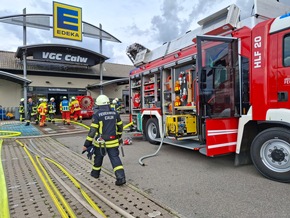 KFV-CW: Leergutautomat in Brand / Einkaufsmarkt evakuiert
