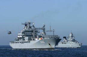 Presse- und Informationszentrum Marine: Marine - Pressemitteilung / Pressetermin: Bundesminister der Verteidigung Karl-Theodor zu Guttenberg nimmt an der Kiellegung des dritten Einsatzgruppenversorgers der Marine teil (mit Bild)