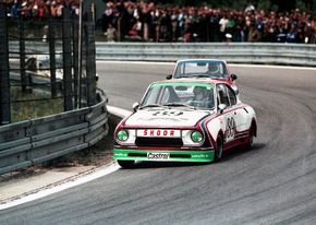 SKODA feiert glanzvolle Jubiläen auf der Techno Classica 2015 in Essen (FOTO)