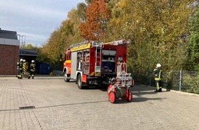 Feuerwehr Hattingen: FW-EN: Brandgeruch im Lager eines Lebensmittelmarktes
