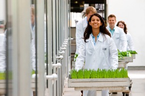 BASF mit aktuellen Pressefotos zur Halbjahrespressekonferenz am 24.07.2015 (FOTO)