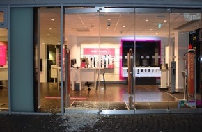 Polizei Aachen: POL-AC: Hochwertige Handys bei Einbruch entwendet - Zeugen gesucht
