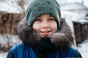 Samaritan's Purse e. V.: "Weihnachten im Schuhkarton&reg;" schenkt Kriegskindern Hoffnung / Zweitgr&ouml;&szlig;te Weihnachtswerkstatt Europas er&ouml;ffnet im S&uuml;den Deutschlands (FOTO)