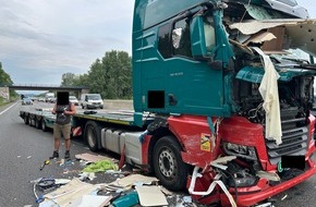 Polizeidirektion Neustadt/Weinstraße: POL-PDNW: Verkehrsunfall zwischen Wohnmobil und LKW
