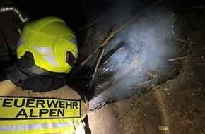 Freiwillige Feuerwehr Alpen: FW Alpen: Brand am Freizeitsee in Menzelen