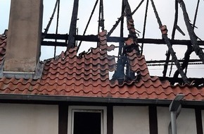 Freiwillige Feuerwehr Lügde: FW Lügde: Brandnachschau am abgebrannten Gebäude