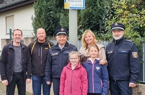 Polizeipräsidium Westpfalz: POL-PPWP: Gelbe Füße und eine Elternhaltestelle weisen den Weg