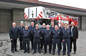 Feuerwehr Essen: FW-E: Dienstjubiläen und Verleihung von Feuerwehr-Ehrenzeichen in Silber und Gold