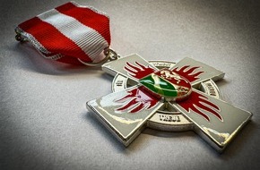 Feuerwehr Bergisch Gladbach: FW-GL: Einladung zum Pressetermin - Ehrung für langjährige Mitgliedschaften in der Feuerwehr Bergisch Gladbach