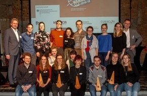 Karl Kübel Stiftung für Kind und Familie: Haltung zeigen! - gegen Ausgrenzung: FAIRWANDLER-Preis 2019 würdigt junges Engagement