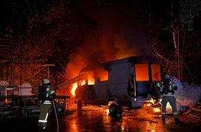 Feuerwehr Remscheid: FW-RS: Fahrzeugbrand in der Loborner Straße