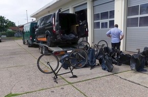 Polizeipräsidium Osthessen: POL-OH: Wegen Überladung kontrolliert, wegen Tierquälerei und Hehlerei angezeigt - Autobahnpolizei stoppt Kleintransporter-Gespann