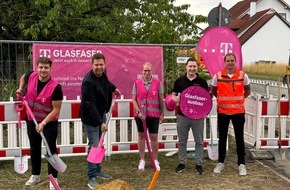 Deutsche Telekom AG: Obermeitingen: Besuch auf der Glasfaserbaustelle