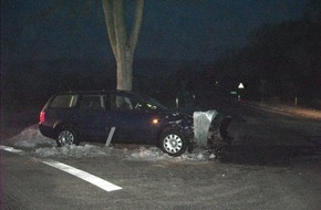 Polizeiinspektion Hameln-Pyrmont/Holzminden: POL-HOL: Auto und Verkehrsinsel total beschädigt / Fahrzeugführer stand unter Alkoholeinfluss